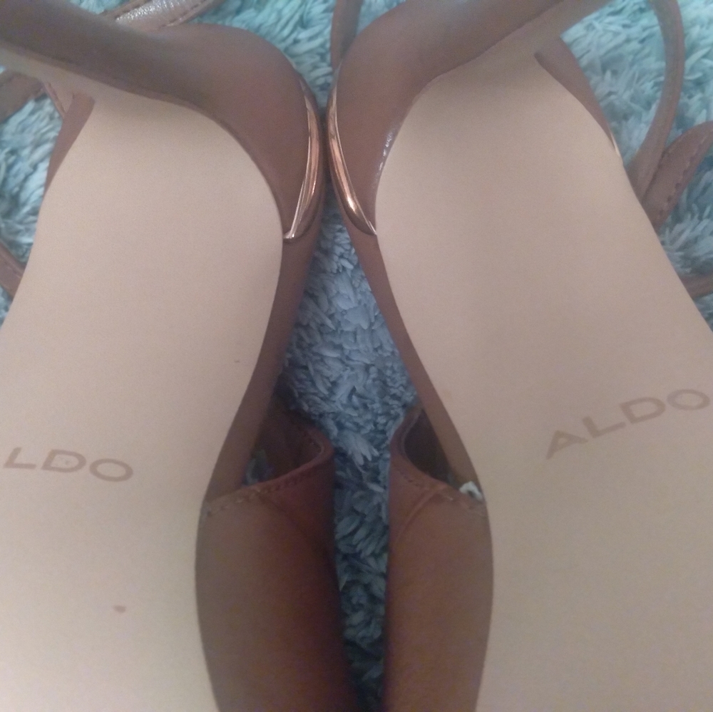 Super Sexy Brown Aldo Slingbacks!! - Picture 6 of 7